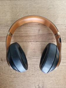 Beats Studio 3 Inner Arm Before Repair